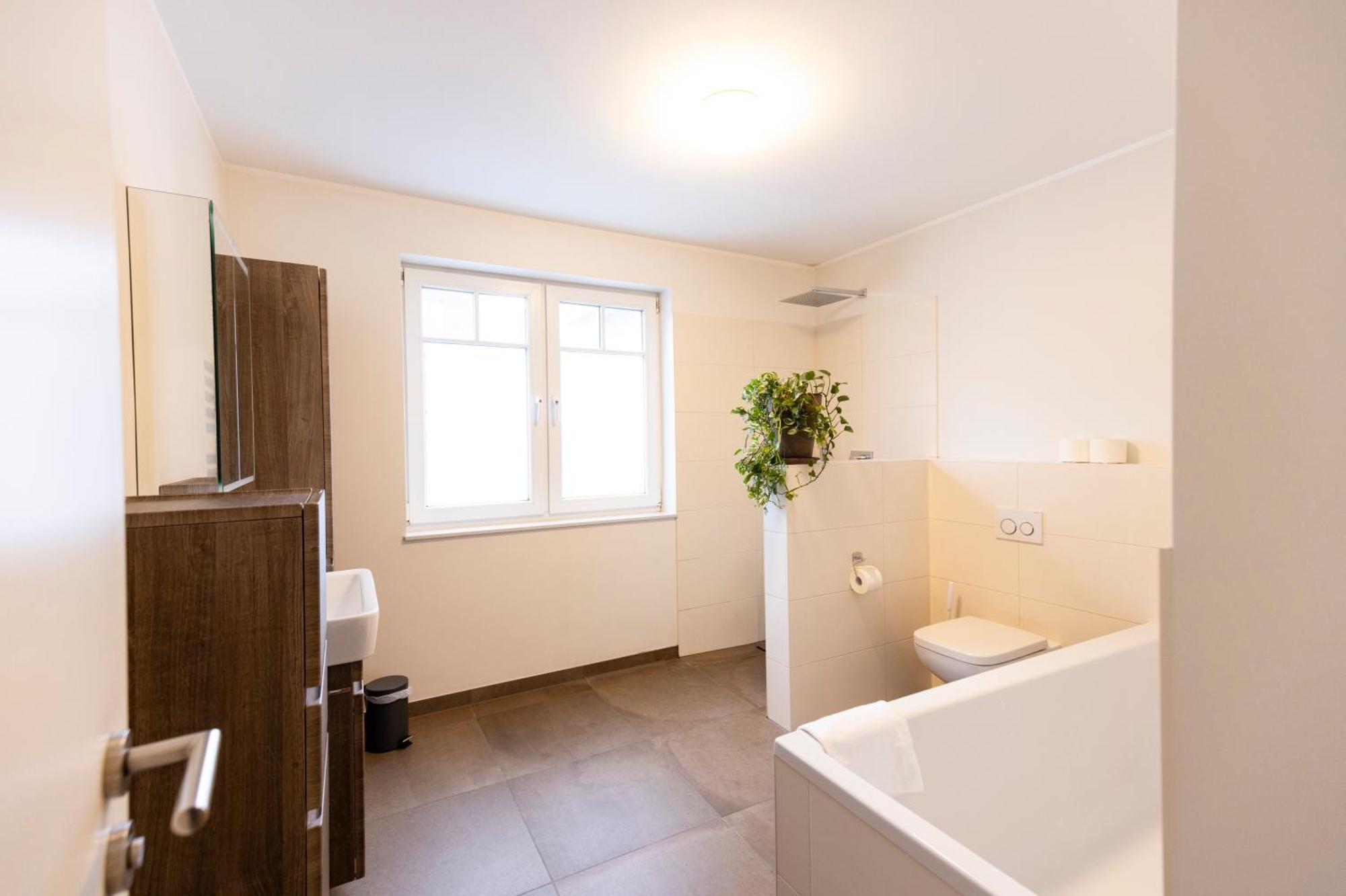 Smartfewo - Home - Zentral - Terrasse - Parkplatz Ольденбург Экстерьер фото